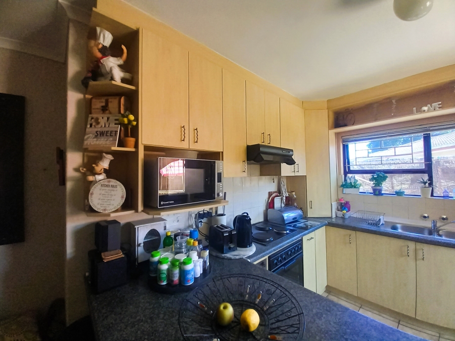 To Let 2 Bedroom Property for Rent in Jagtershof Western Cape